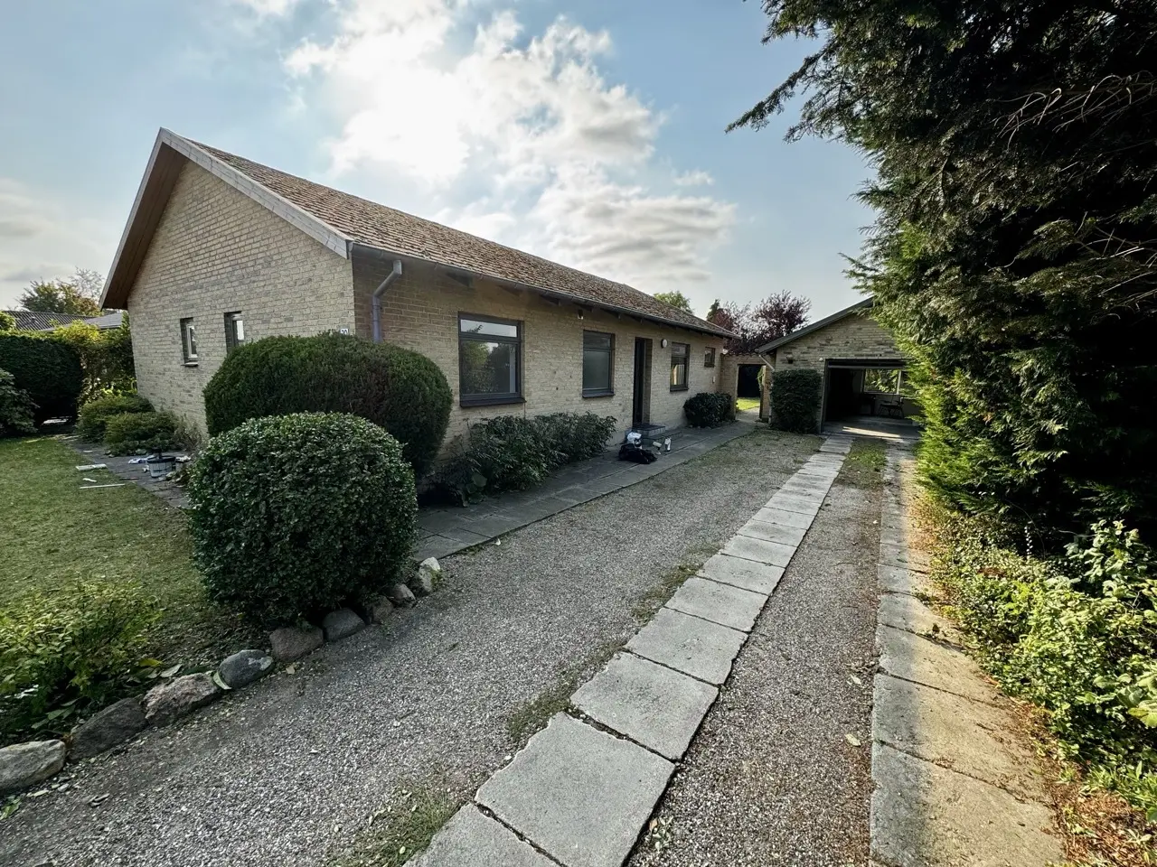 REITs eller direkte ejendomsinvestering? 7 spørgsmål der afgør beslutningen